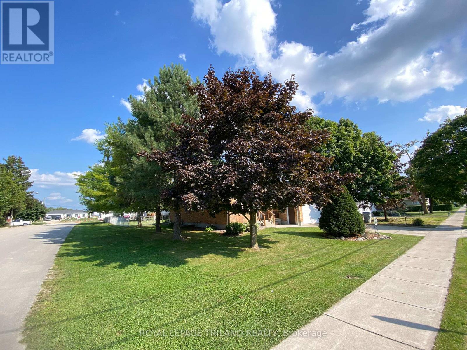 178 Pearl Street, Lambton Shores, Ontario  N0M 2N0 - Photo 38 - X12419511