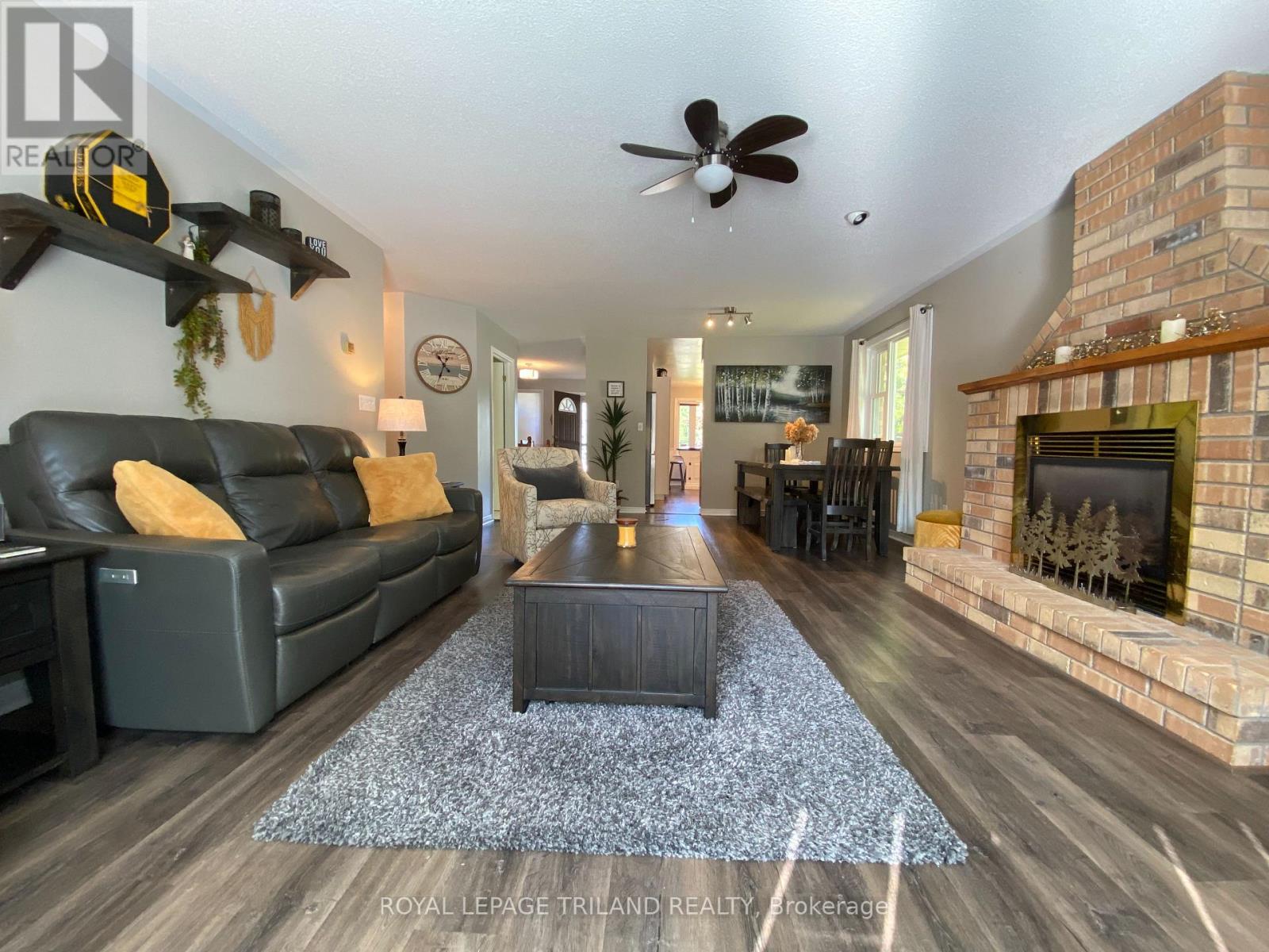 178 Pearl Street, Lambton Shores, Ontario  N0M 2N0 - Photo 6 - X12419511