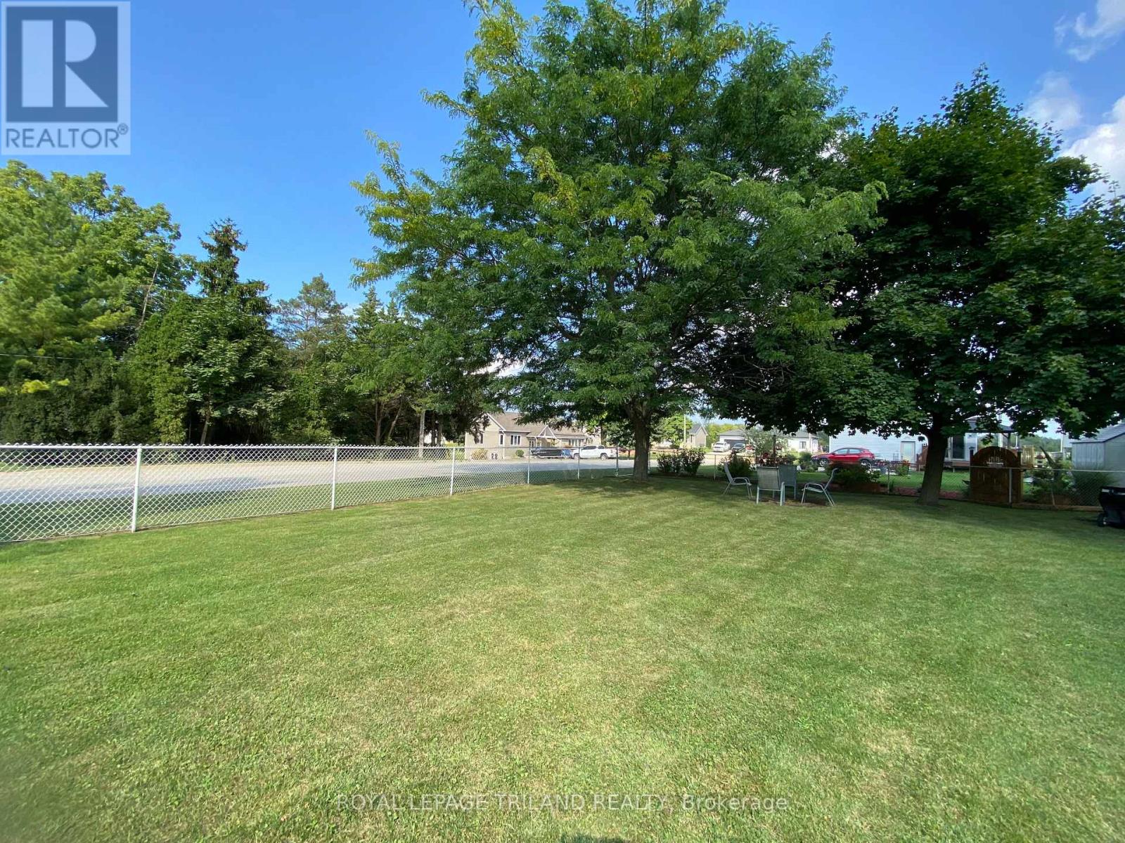 178 Pearl Street, Lambton Shores, Ontario  N0M 2N0 - Photo 39 - X12419511