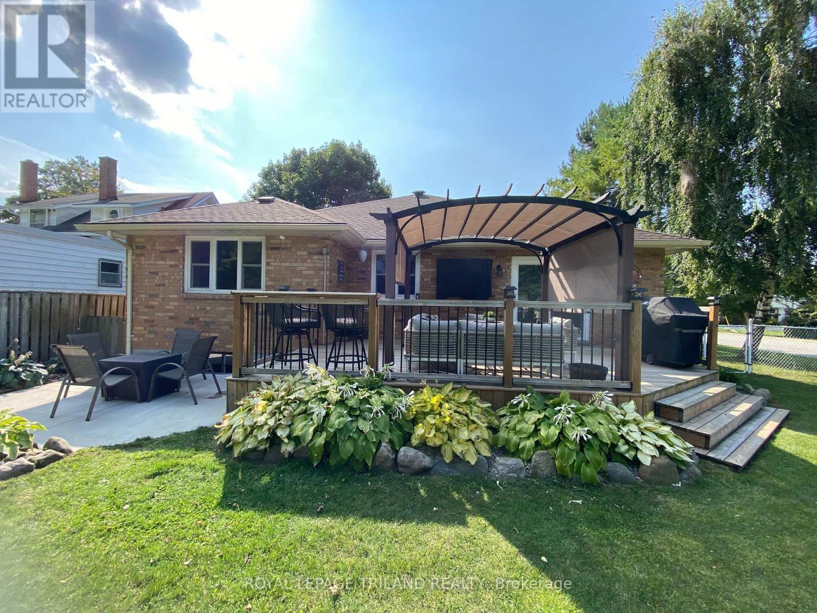 178 Pearl Street, Lambton Shores, Ontario  N0M 2N0 - Photo 37 - X12419511