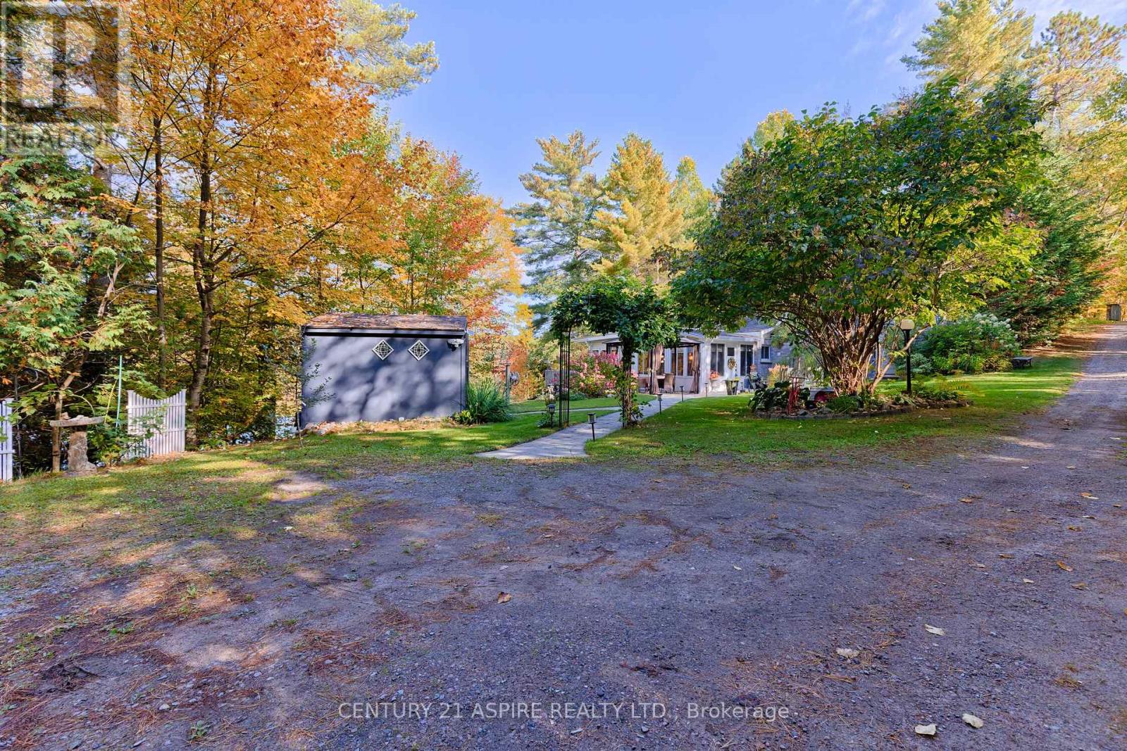 542 A Rantz Road, Petawawa, Ontario  K8H 2W8 - Photo 4 - X12431170