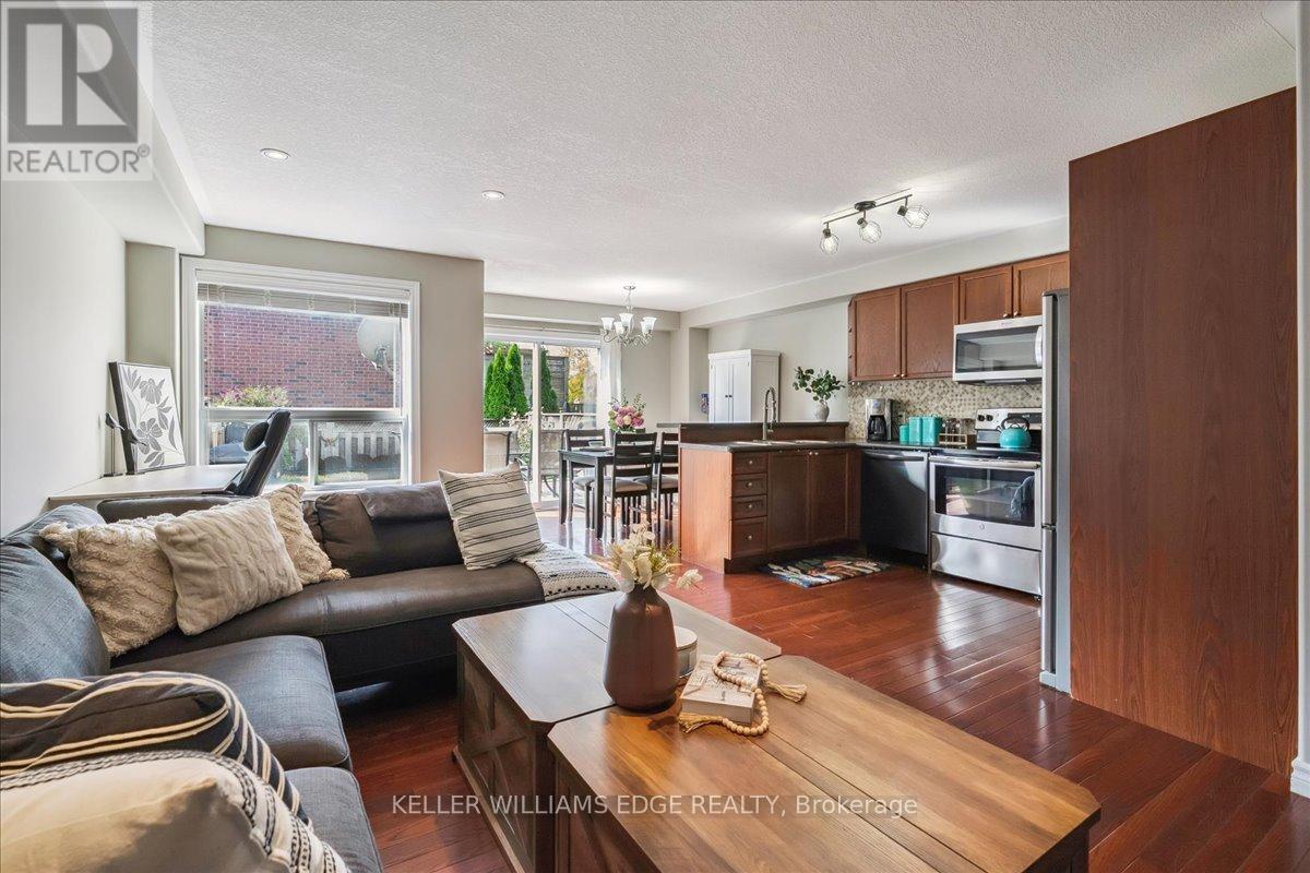 35 PETTIT STREET, Hamilton, Ontario