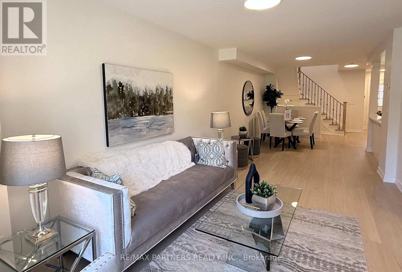 516 Bur Oak Avenue, Markham, Ontario  L6C 3A9 - Photo 6 - N12427583