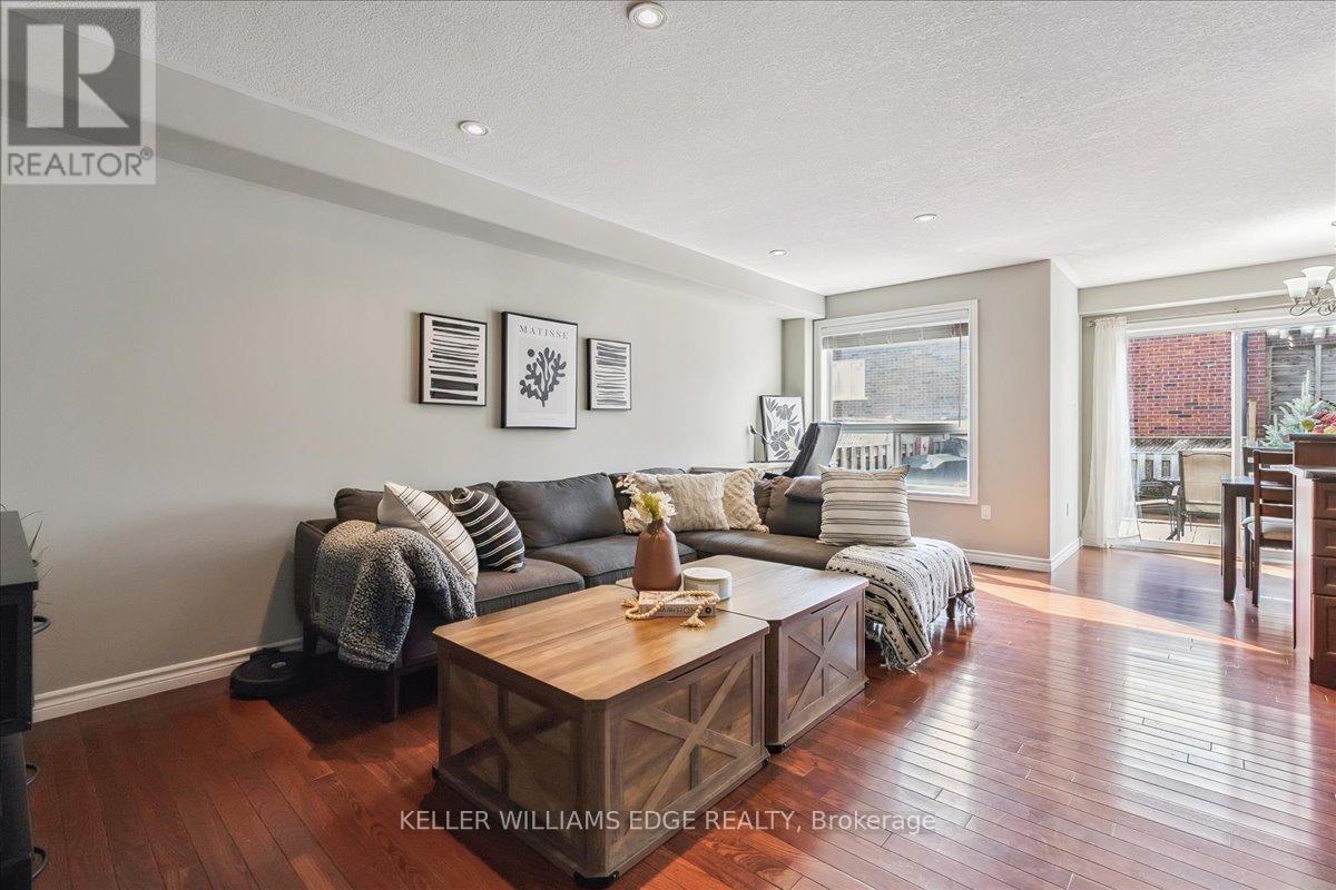 35 Pettit Street, Hamilton, Ontario  L8E 5V7 - Photo 8 - X12424911