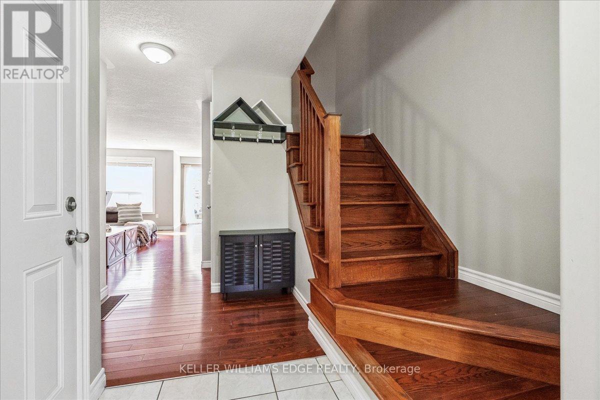35 Pettit Street, Hamilton, Ontario  L8E 5V7 - Photo 5 - X12424911