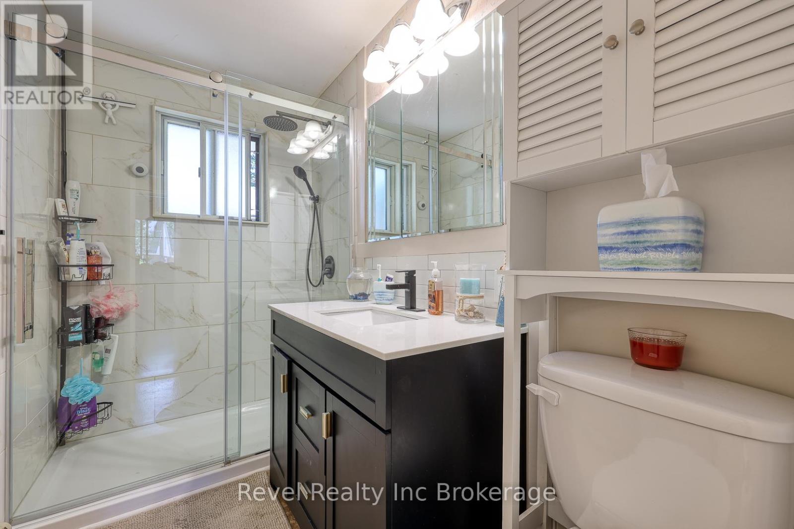 18 First Avenue, Brantford, Ontario  N3S 6R9 - Photo 13 - X12414682