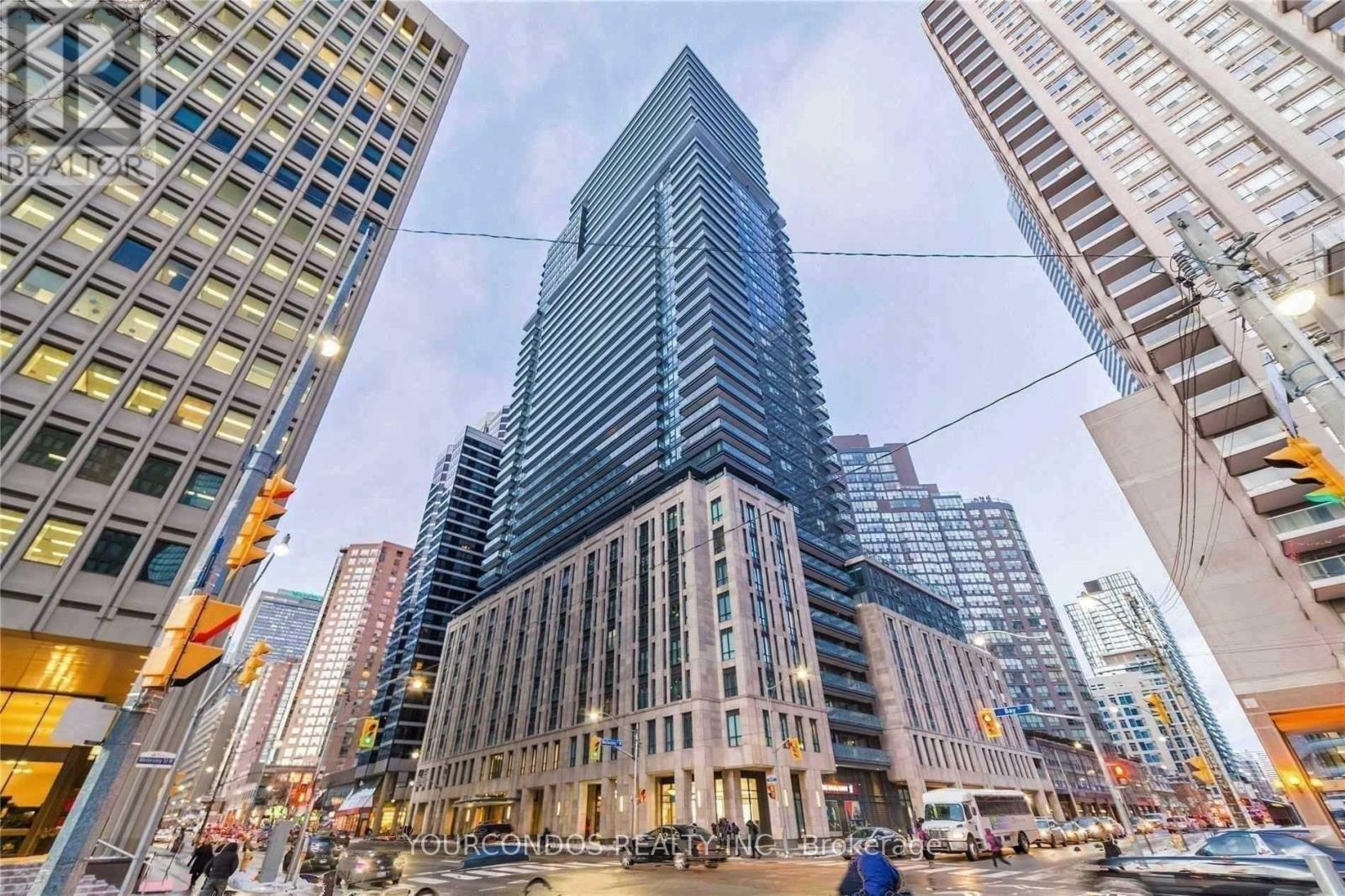 718 - 955 BAY STREET, Toronto, Ontario