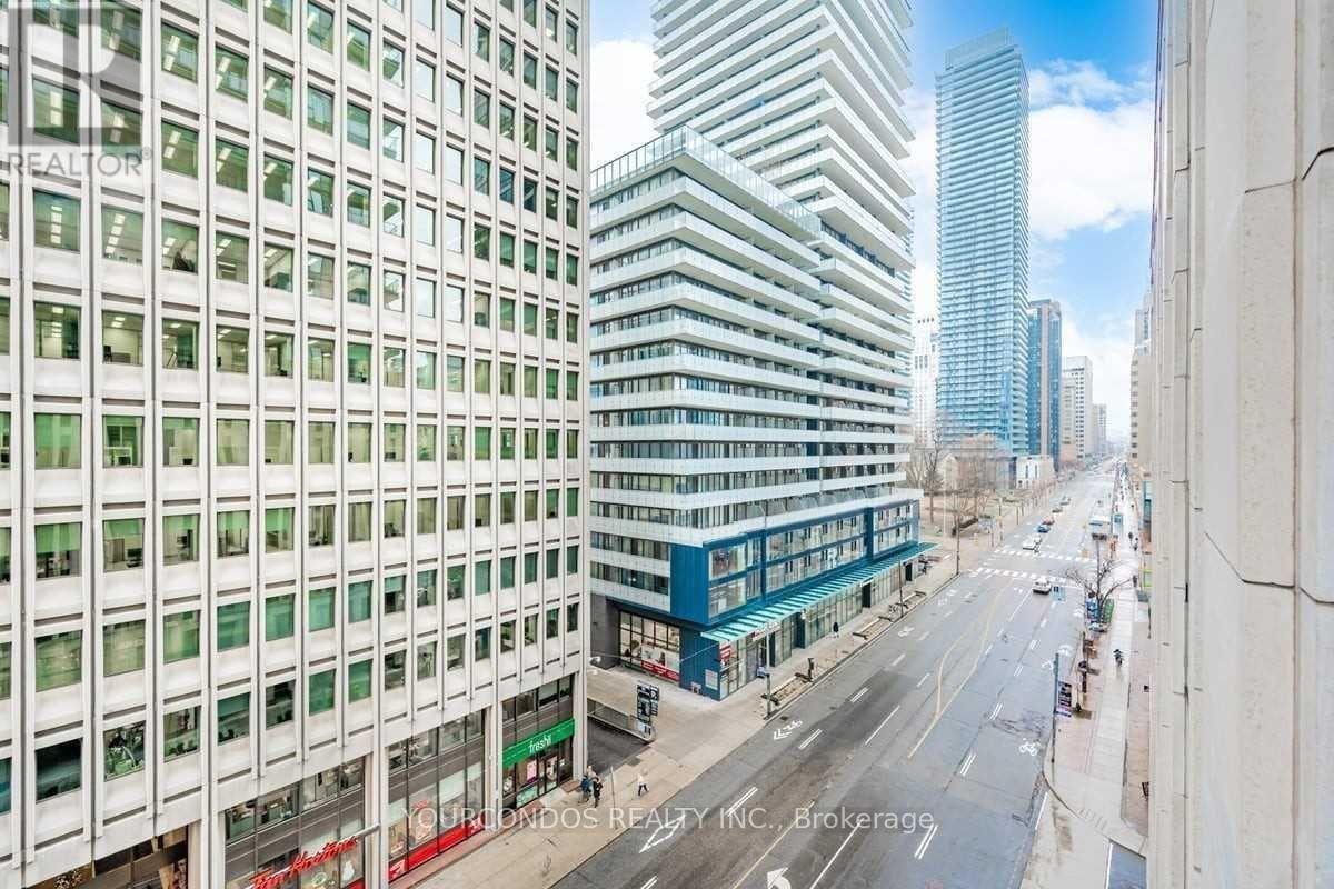 718 - 955 Bay Street, Toronto, Ontario  M5S 0C6 - Photo 23 - C12431174