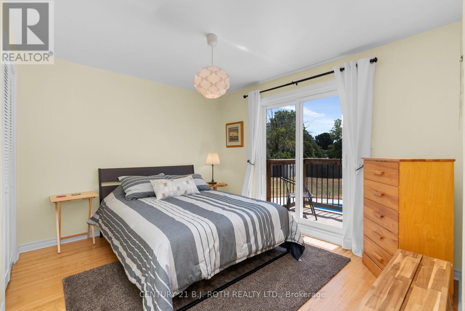2123 Mildred Avenue, Innisfil, Ontario  L9S 2B9 - Photo 18 - N12431175