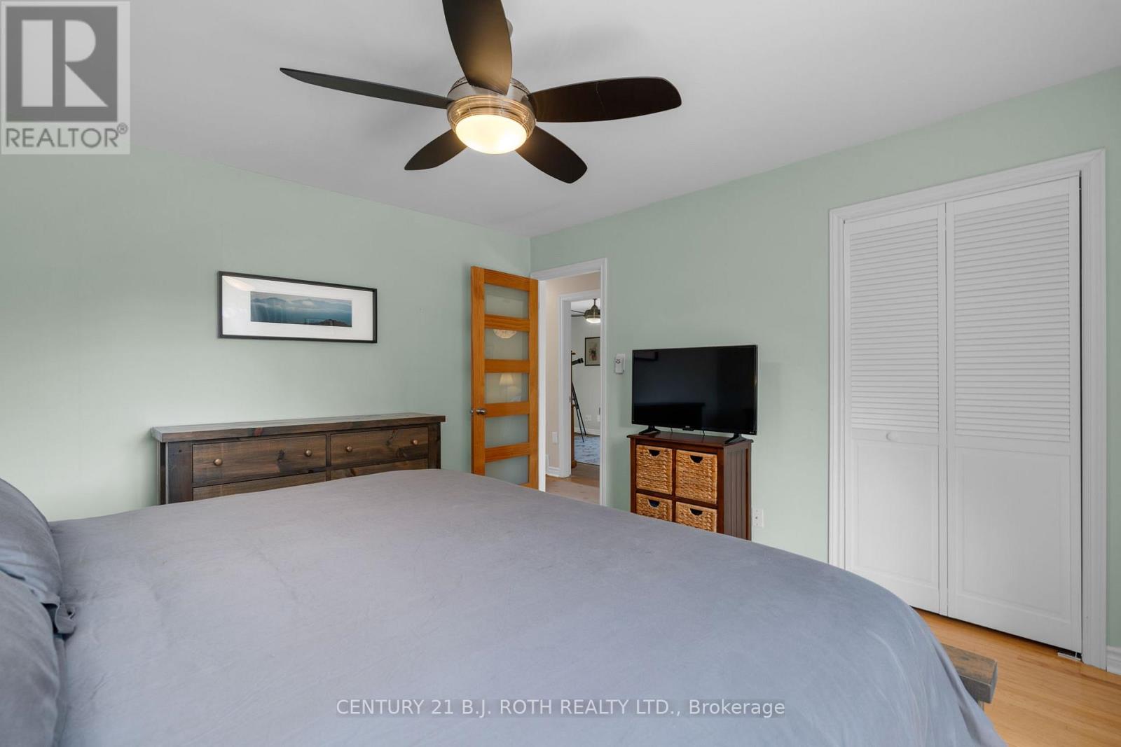 2123 Mildred Avenue, Innisfil, Ontario  L9S 2B9 - Photo 23 - N12431175