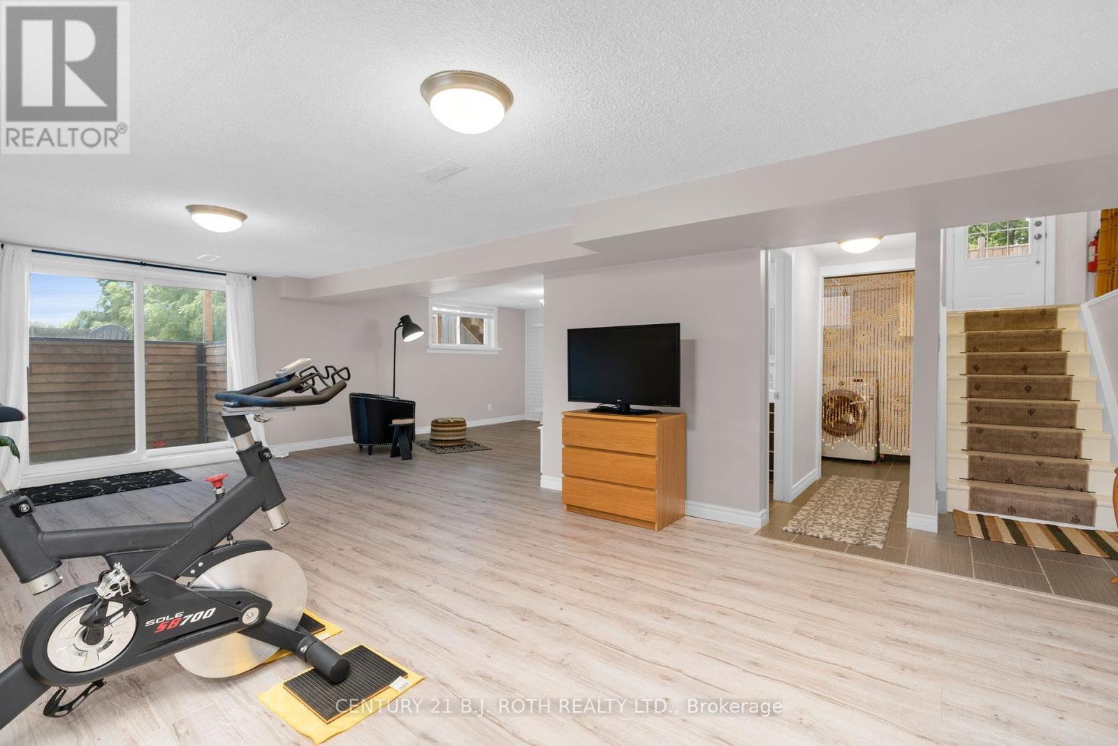 2123 Mildred Avenue, Innisfil, Ontario  L9S 2B9 - Photo 27 - N12431175