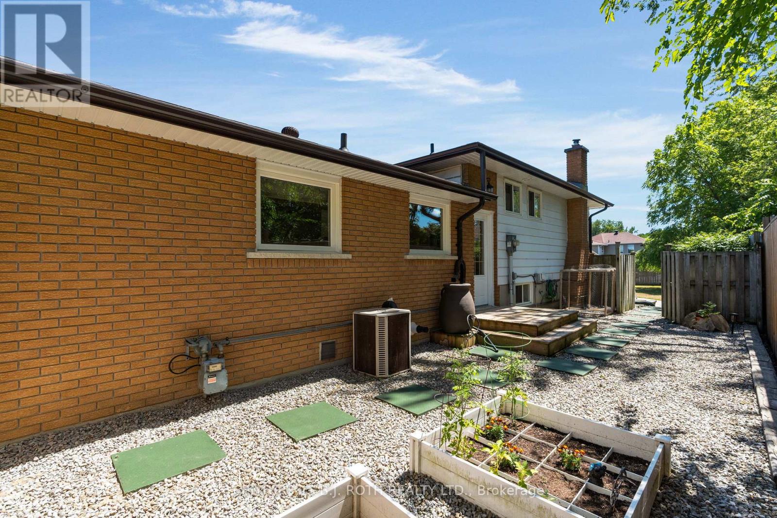 2123 Mildred Avenue, Innisfil, Ontario  L9S 2B9 - Photo 41 - N12431175