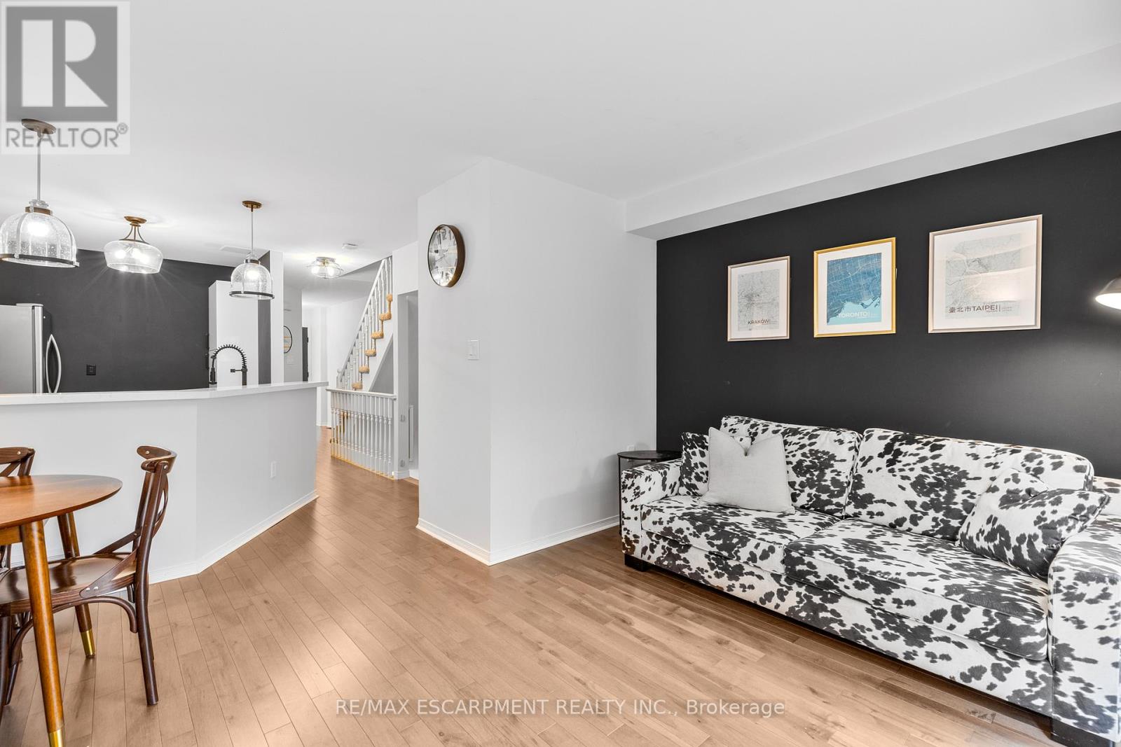 5 - 2015 Cleaver Avenue, Burlington, Ontario  L7M 4J7 - Photo 12 - W12426991