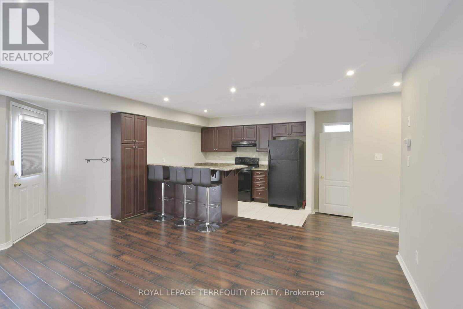 56 - 1489 Heritage Way, Oakville, Ontario  L6M 4M7 - Photo 8 - W12427423