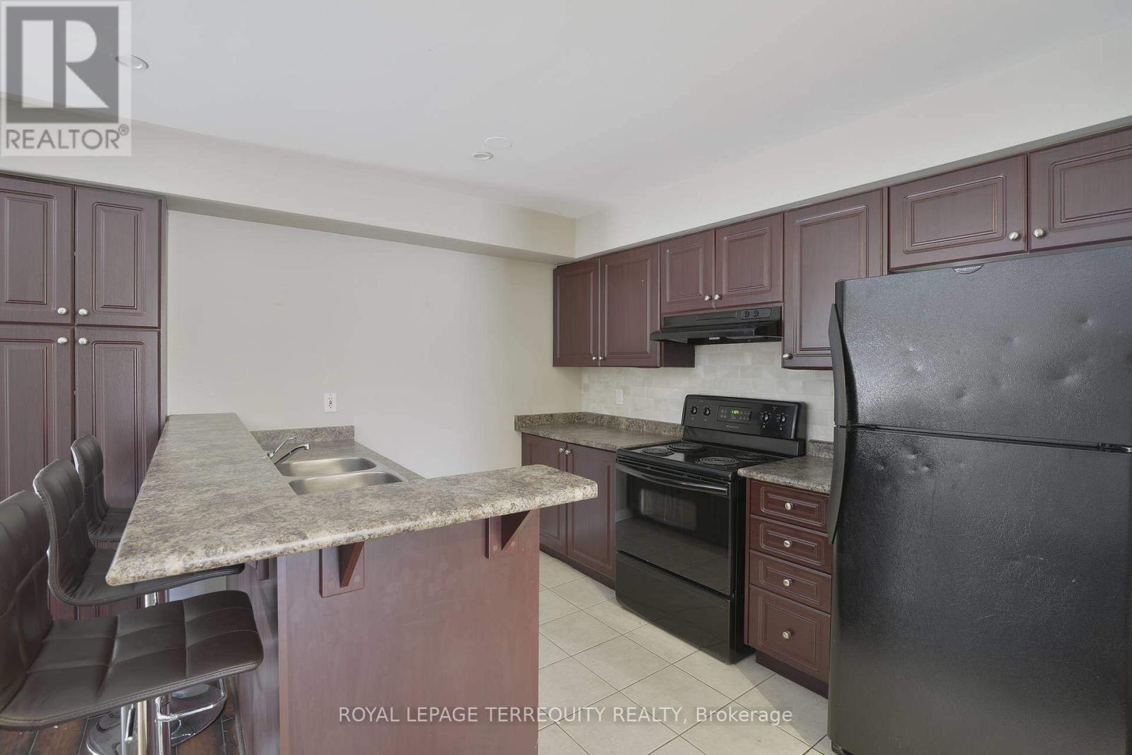56 - 1489 Heritage Way, Oakville, Ontario  L6M 4M7 - Photo 12 - W12427423