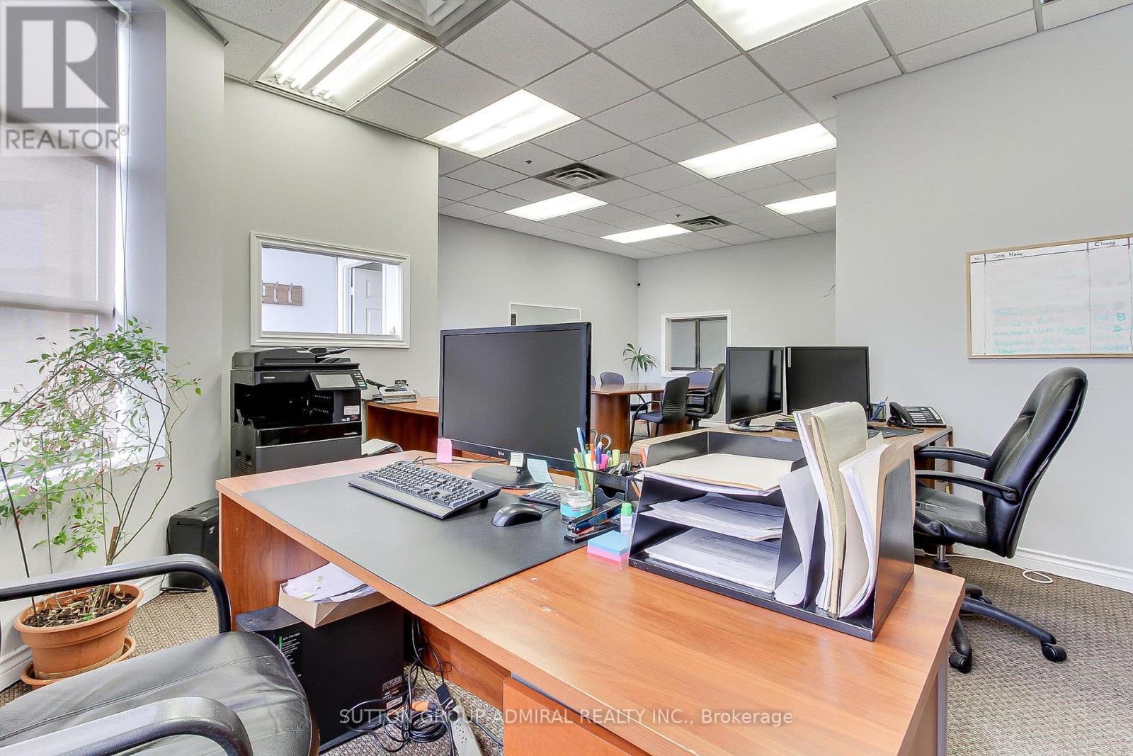 17 - 160 Applewood Crescent, Vaughan, Ontario  L4K 4H2 - Photo 16 - N12431182