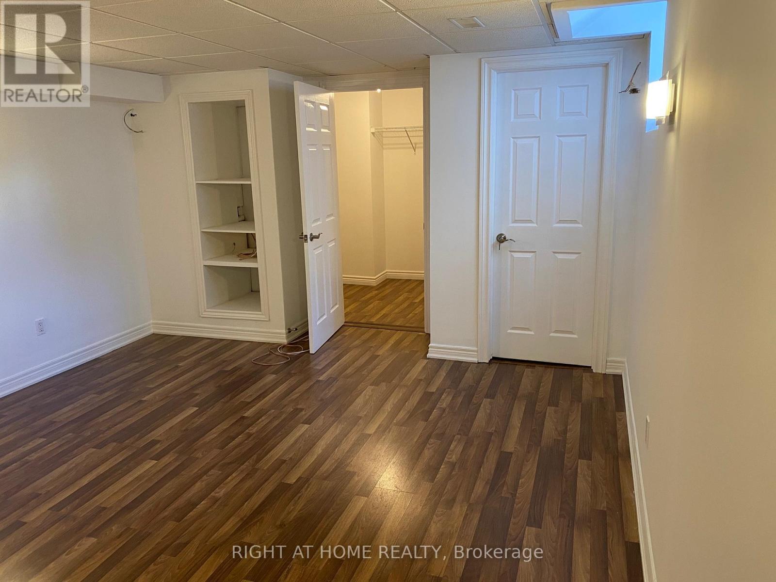 198 Novaview Crescent, Vaughan, Ontario  L4L 9L8 - Photo 15 - N12431183
