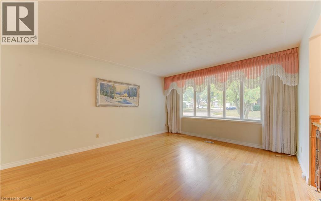 269 Grangewood Court, Waterloo, Ontario  N2K 2E8 - Photo 6 - 40772875