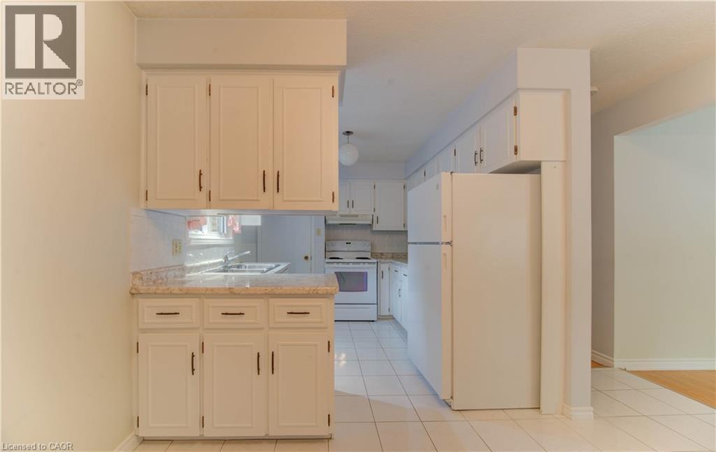 269 Grangewood Court, Waterloo, Ontario  N2K 2E8 - Photo 13 - 40772875
