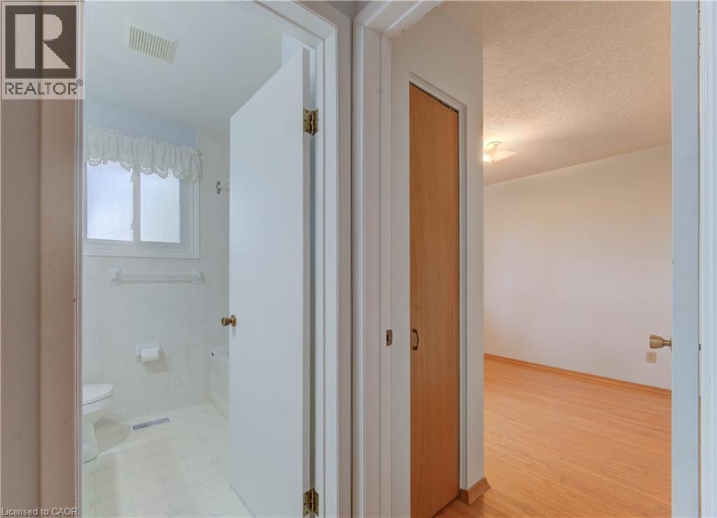269 Grangewood Court, Waterloo, Ontario  N2K 2E8 - Photo 24 - 40772875
