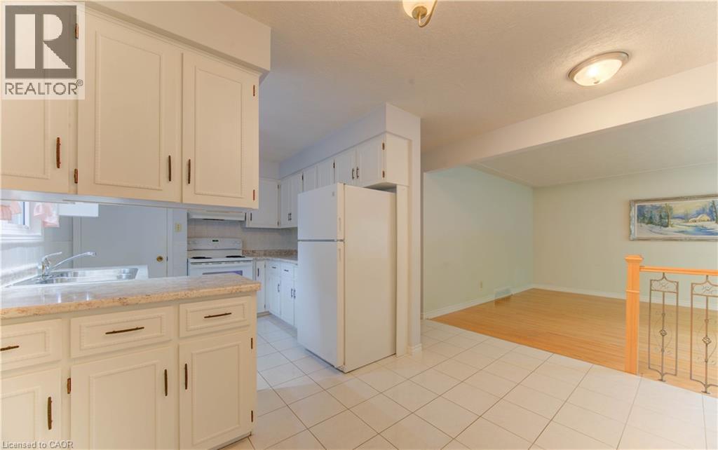 269 Grangewood Court, Waterloo, Ontario  N2K 2E8 - Photo 12 - 40772875