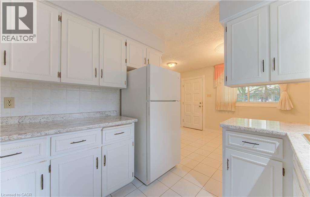 269 Grangewood Court, Waterloo, Ontario  N2K 2E8 - Photo 17 - 40772875
