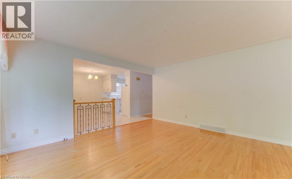 269 Grangewood Court, Waterloo, Ontario  N2K 2E8 - Photo 9 - 40772875