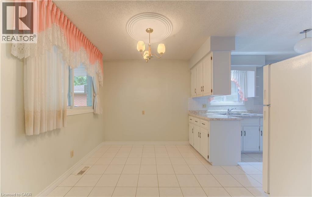 269 Grangewood Court, Waterloo, Ontario  N2K 2E8 - Photo 10 - 40772875