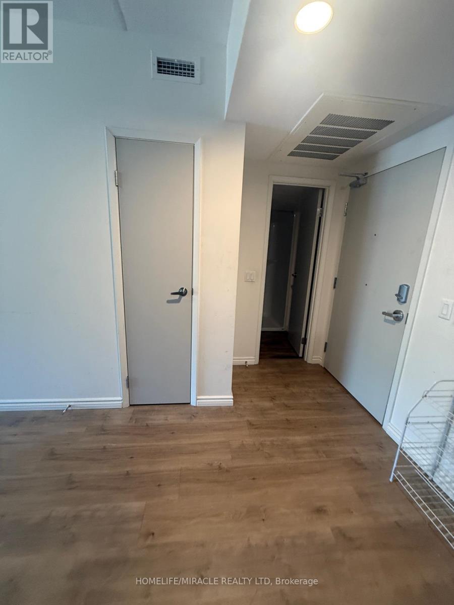 B - 112 - 275 Larch Street, Waterloo, Ontario  N2L 3R2 - Photo 12 - X12431179