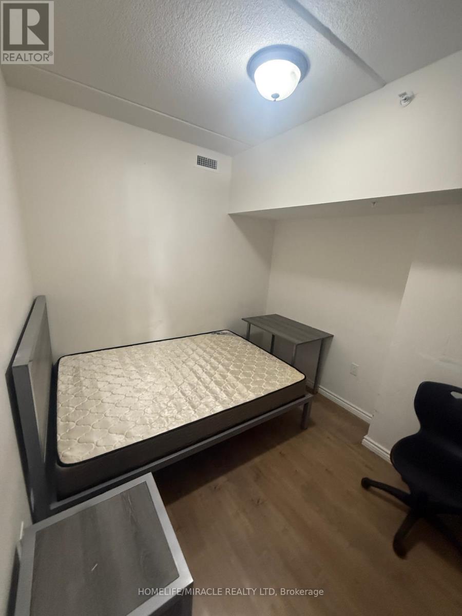 B - 112 - 275 Larch Street, Waterloo, Ontario  N2L 3R2 - Photo 16 - X12431179