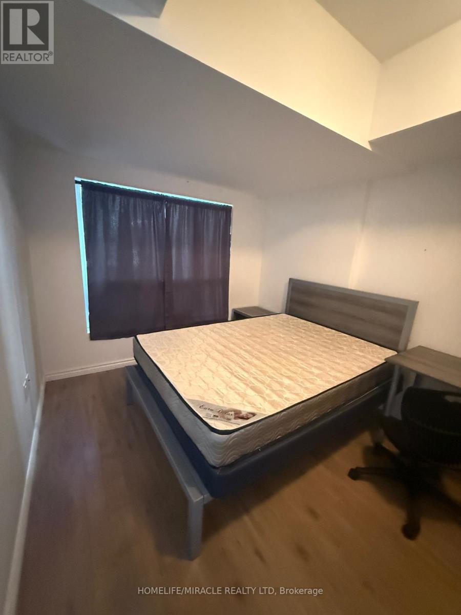 B - 112 - 275 Larch Street, Waterloo, Ontario  N2L 3R2 - Photo 19 - X12431179