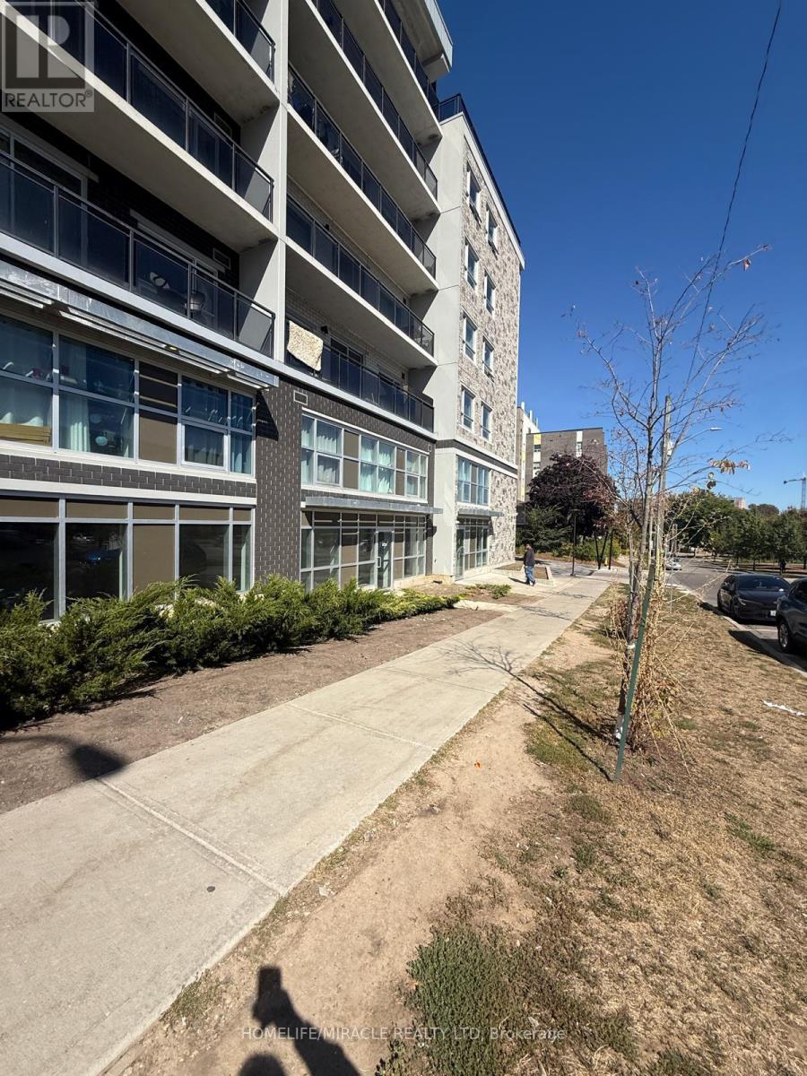 B - 112 - 275 Larch Street, Waterloo, Ontario  N2L 3R2 - Photo 2 - X12431179