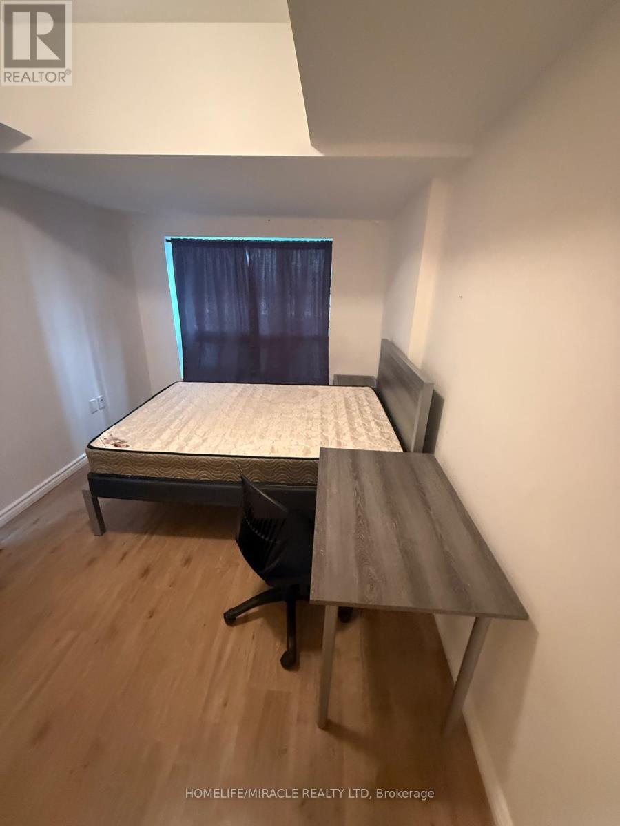 B - 112 - 275 Larch Street, Waterloo, Ontario  N2L 3R2 - Photo 24 - X12431179