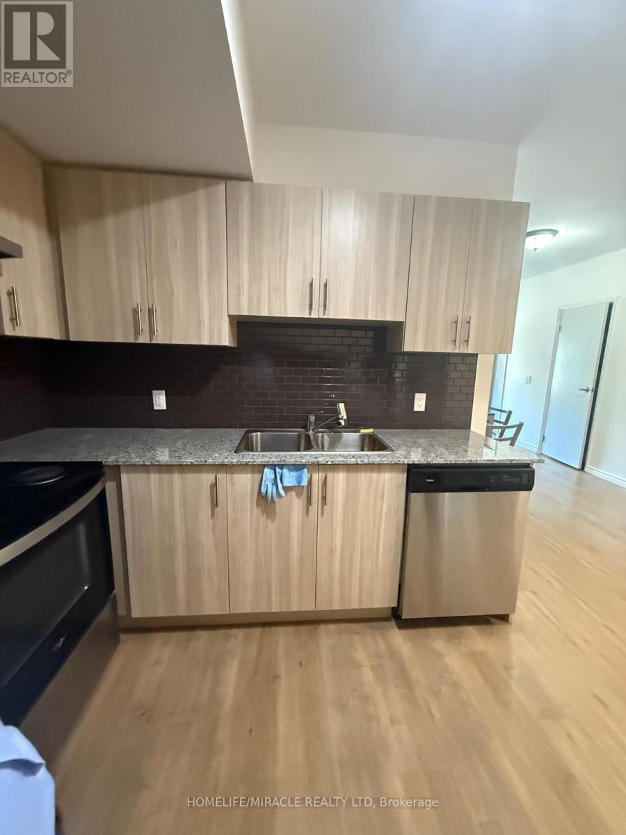 B - 112 - 275 Larch Street, Waterloo, Ontario  N2L 3R2 - Photo 8 - X12431179