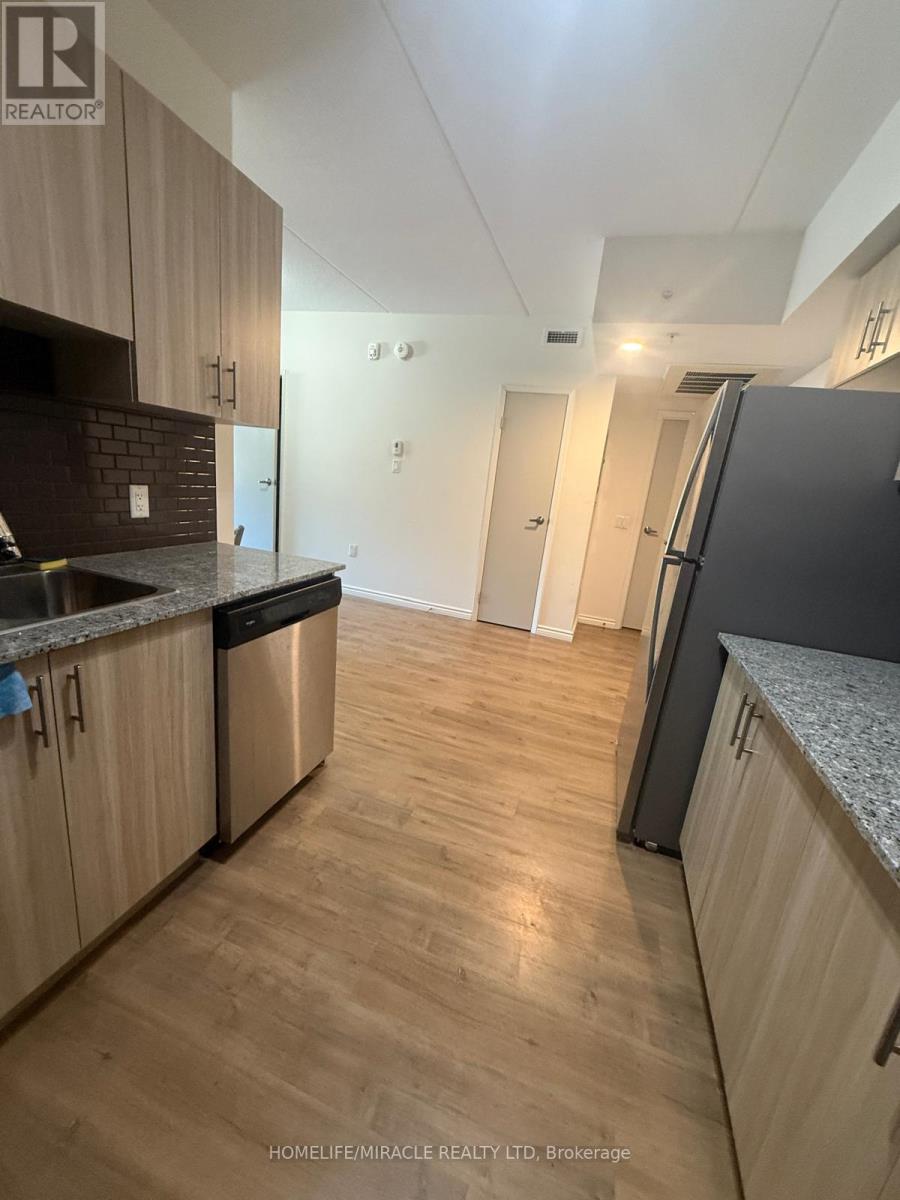 B - 112 - 275 Larch Street, Waterloo, Ontario  N2L 3R2 - Photo 9 - X12431179