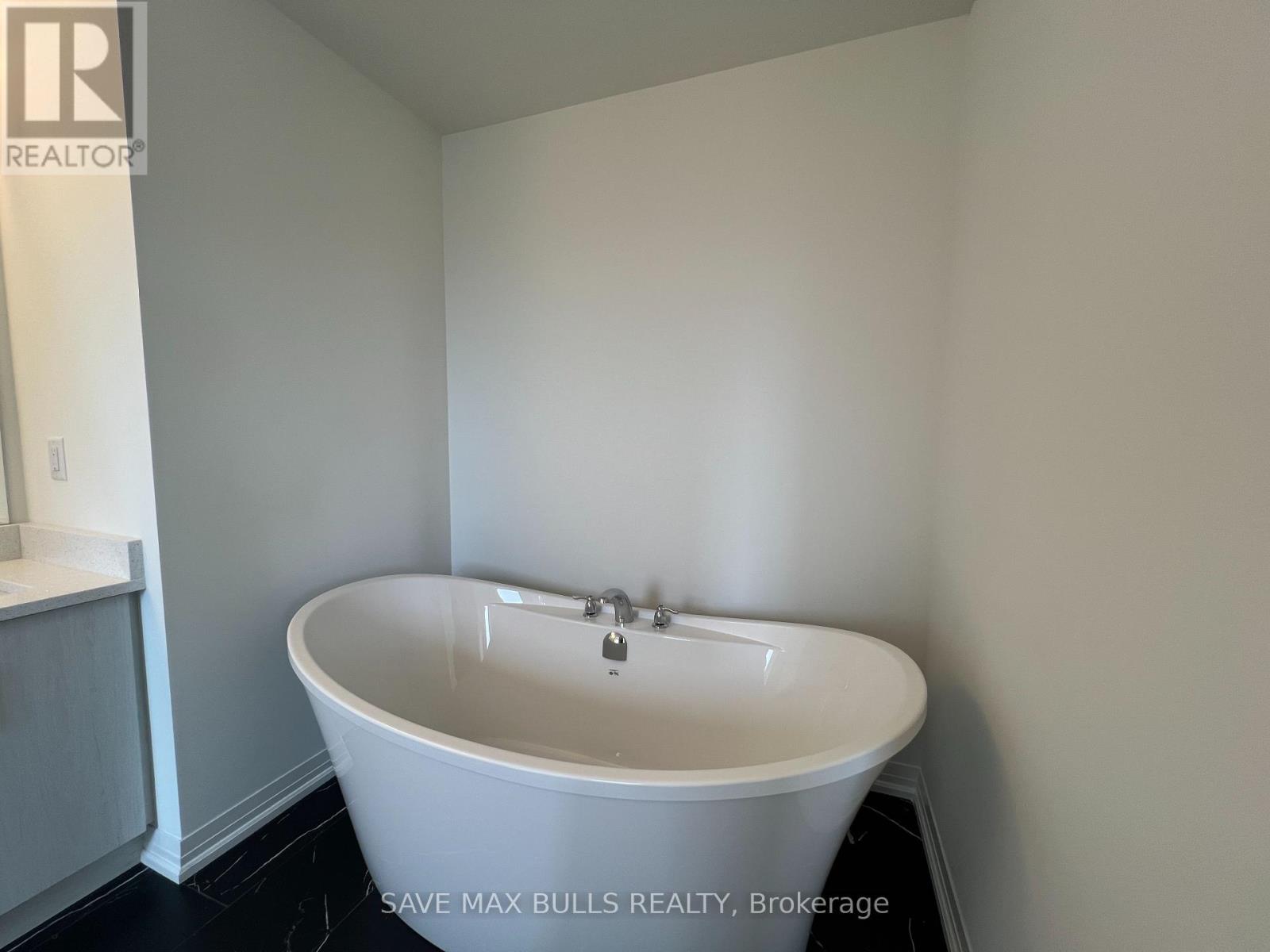 145 Westcott Road, Welland, Ontario  L3C 0K9 - Photo 20 - X12431180