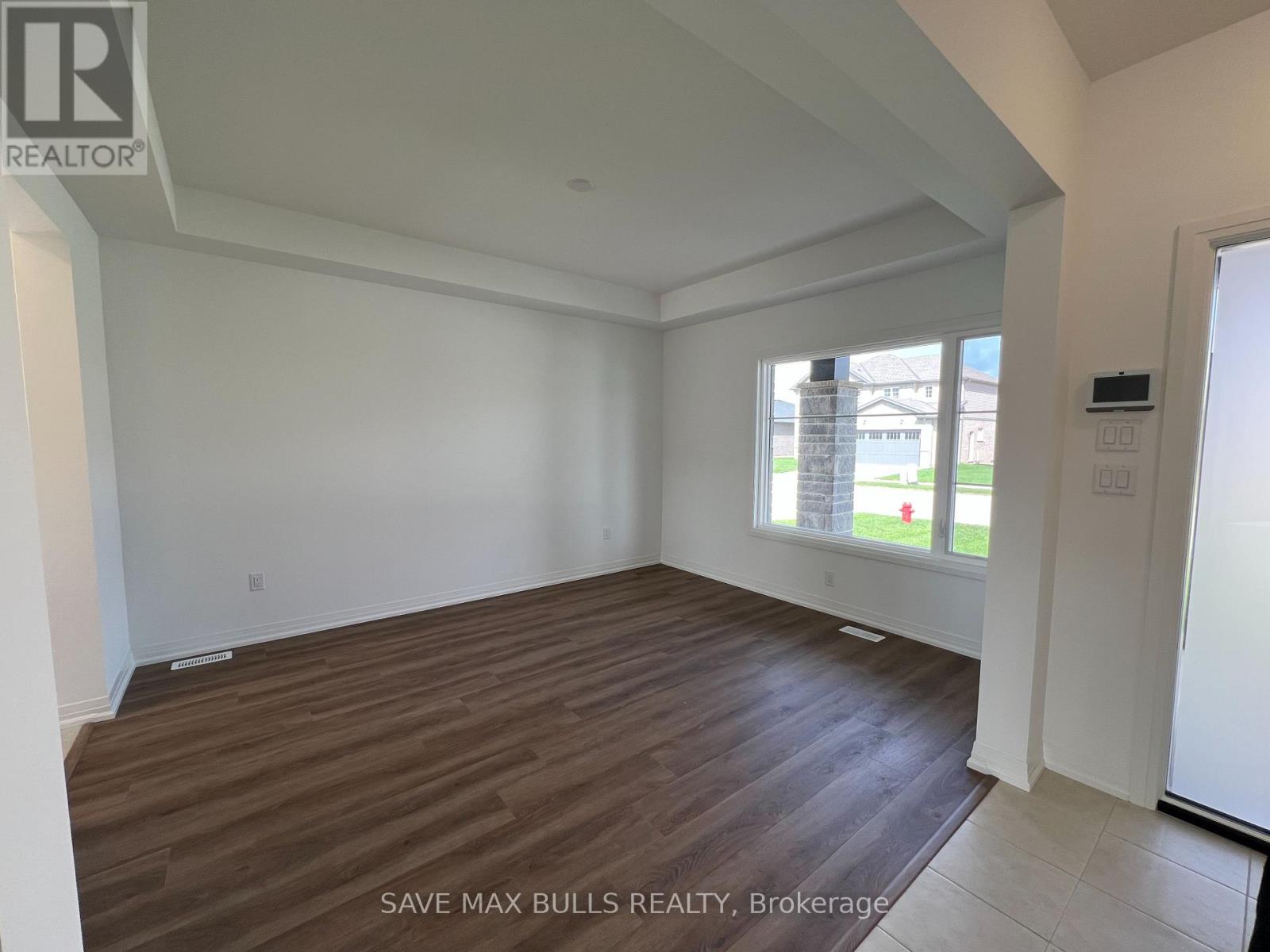 145 Westcott Road, Welland, Ontario  L3C 0K9 - Photo 3 - X12431180