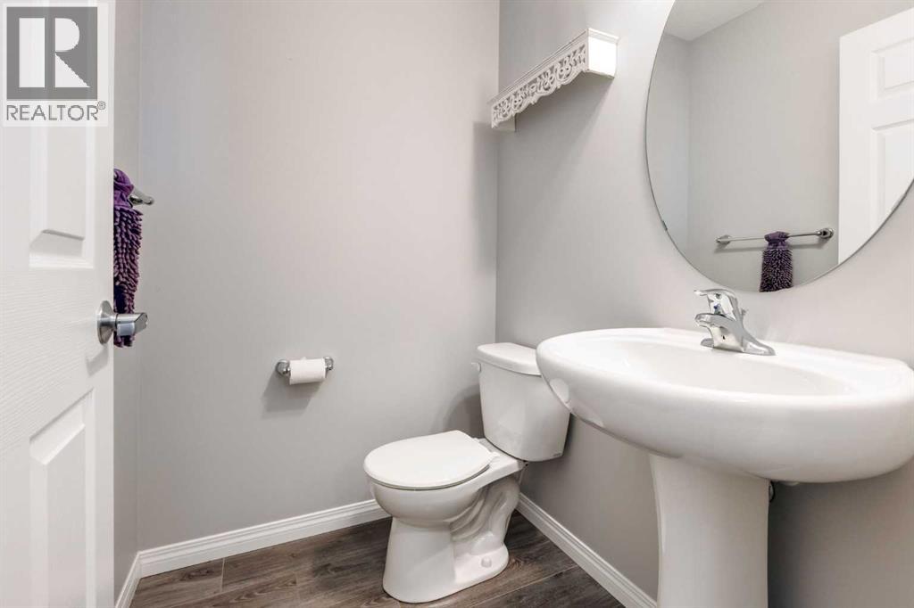 157 Hillcrest Square Sw, Airdrie, Alberta  T4B 4J1 - Photo 13 - A2259294