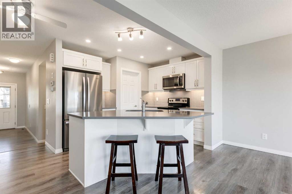 157 Hillcrest Square Sw, Airdrie, Alberta  T4B 4J1 - Photo 4 - A2259294