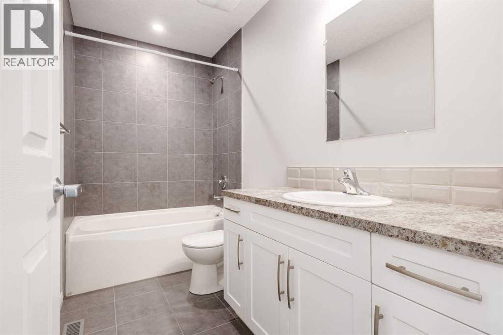157 Hillcrest Square Sw, Airdrie, Alberta  T4B 4J1 - Photo 23 - A2259294