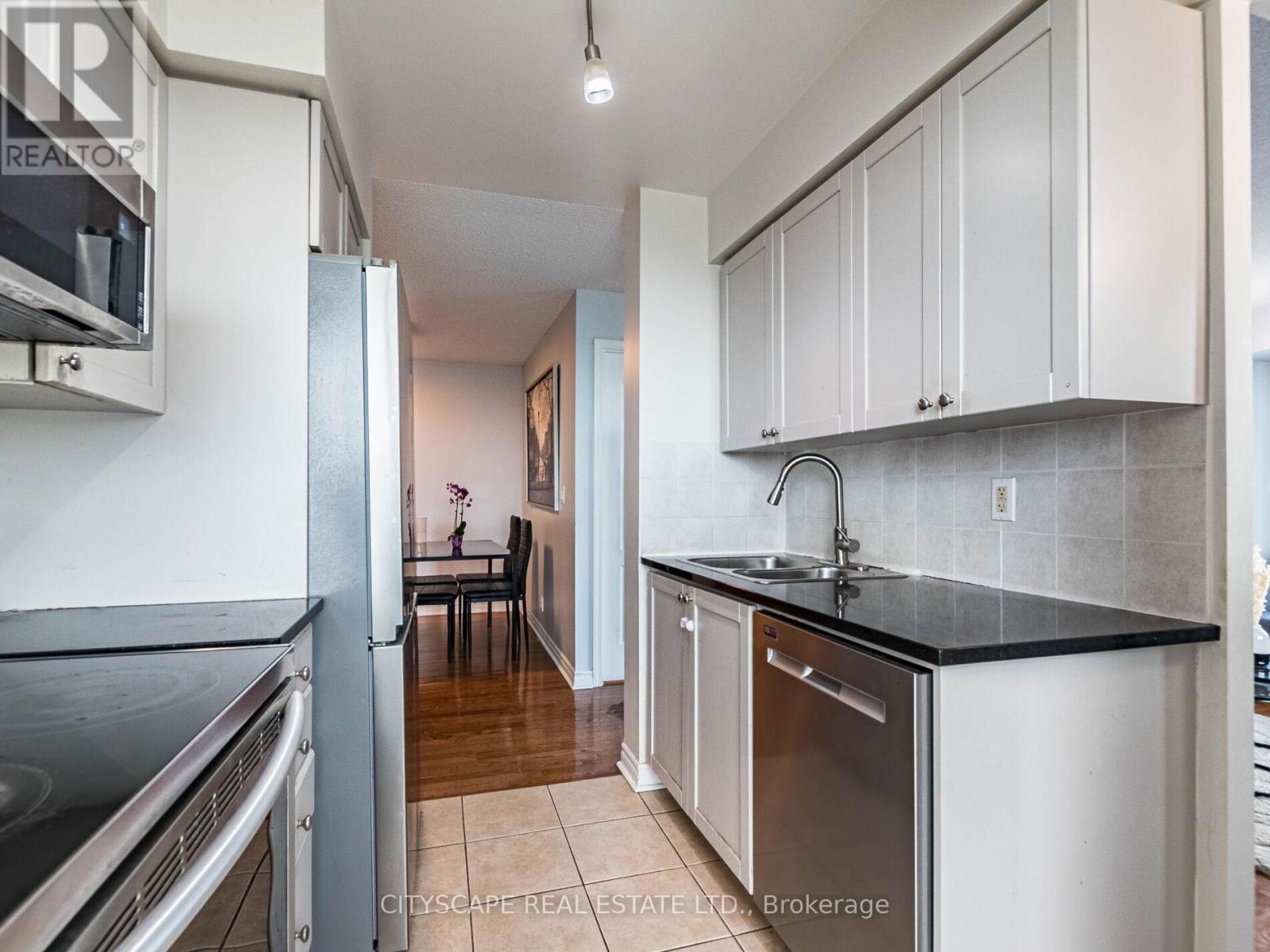 2111 - 1 Elm Drive W, Mississauga, Ontario  L5B 4M1 - Photo 18 - W12431186