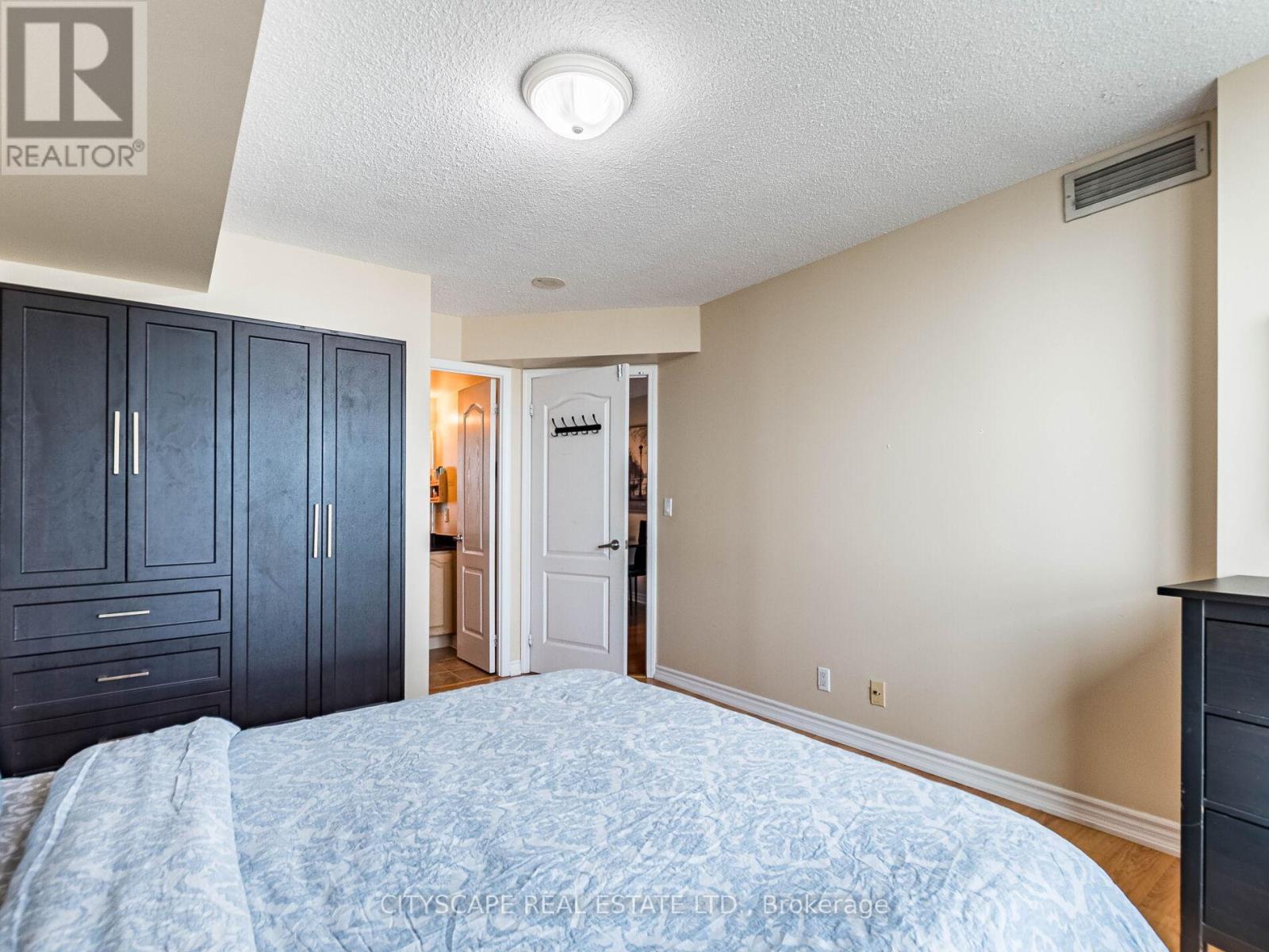2111 - 1 Elm Drive W, Mississauga, Ontario  L5B 4M1 - Photo 32 - W12431186