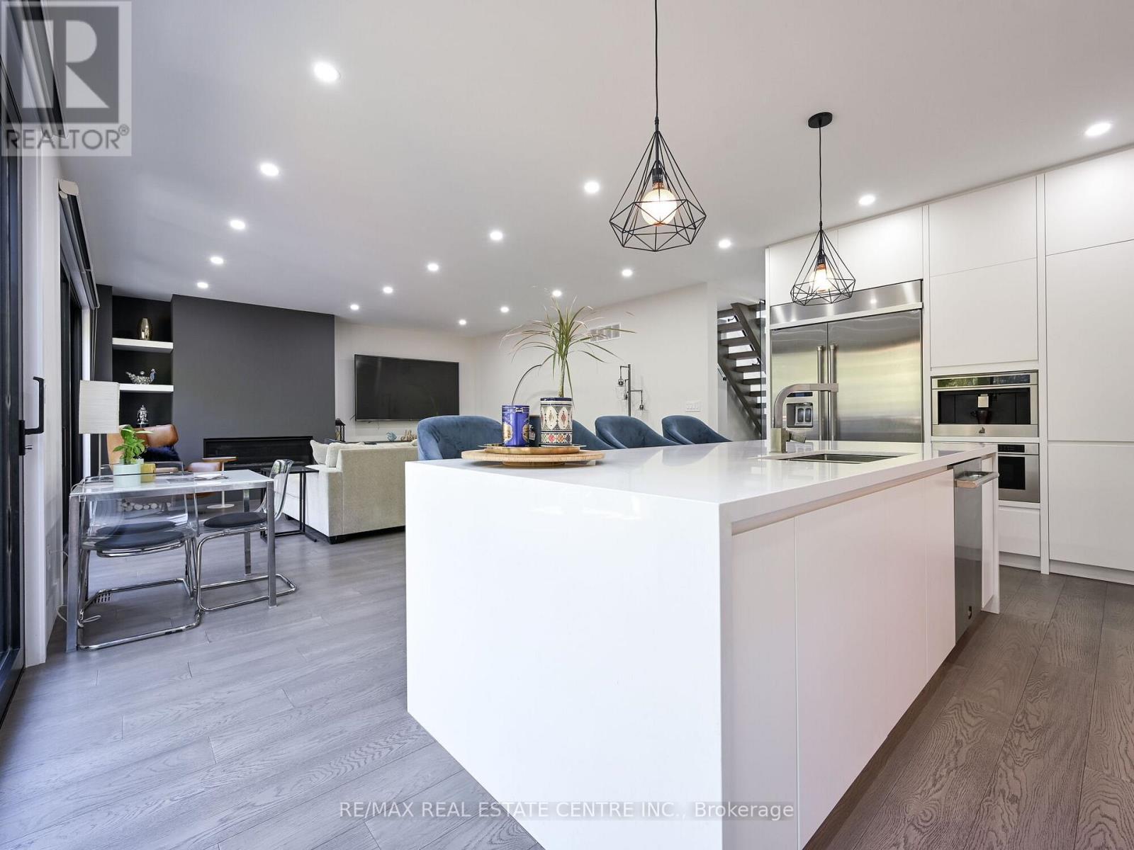 1181 Ogden Avenue, Mississauga, Ontario  L5E 2G8 - Photo 23 - W12428239