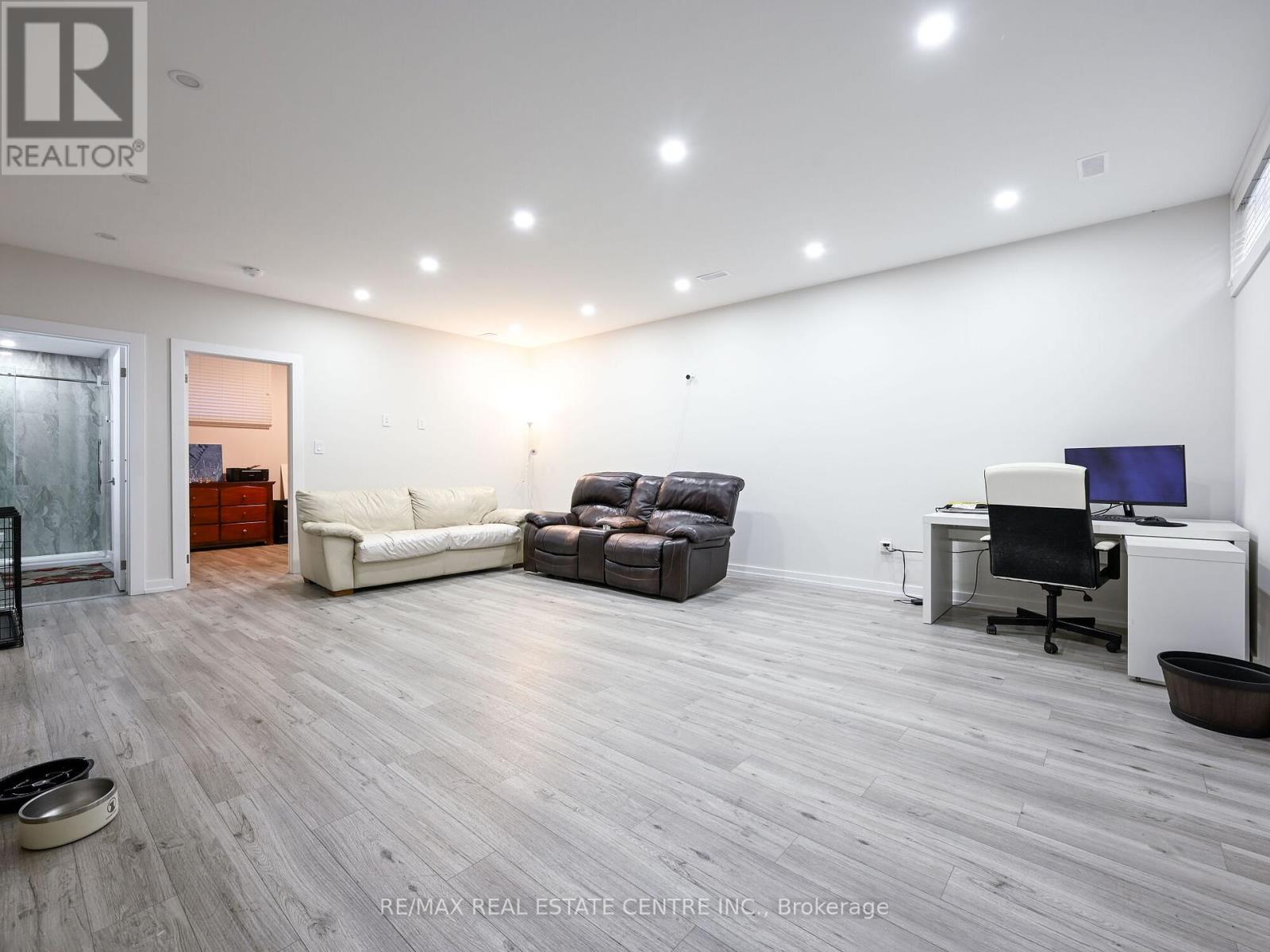 1181 Ogden Avenue, Mississauga, Ontario  L5E 2G8 - Photo 44 - W12428239