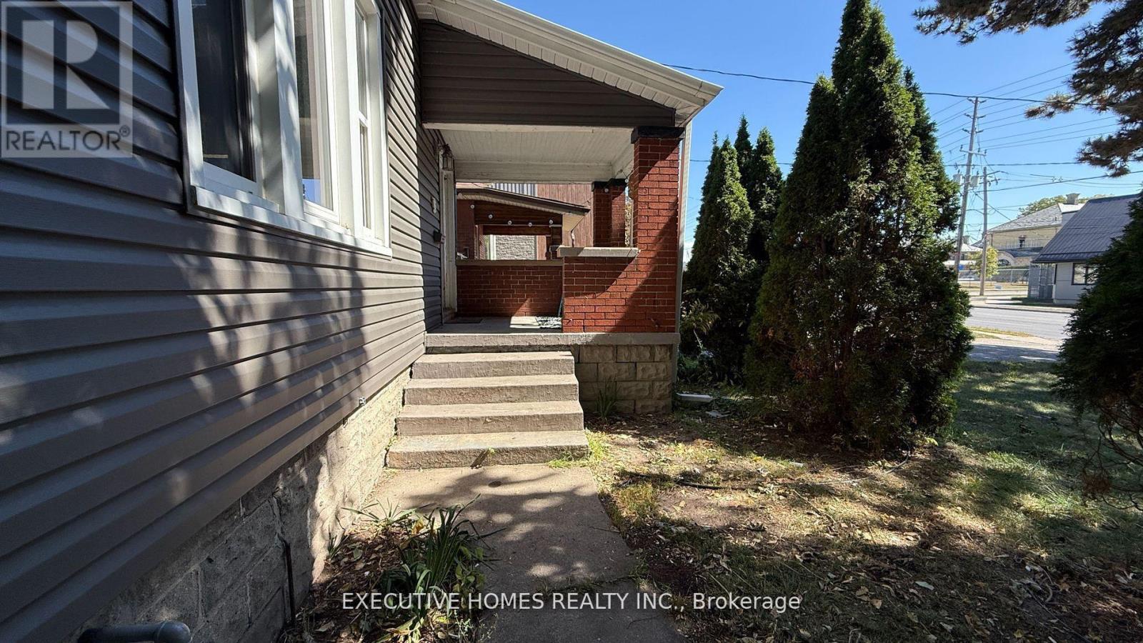 650 Oxford Street E, London East, Ontario  N5X 3J4 - Photo 6 - X12431194