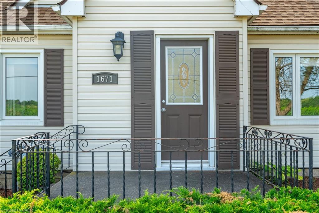 1671 Third Street Louth, St. Catharines, Ontario  L2R 6P9 - Photo 3 - 40768820