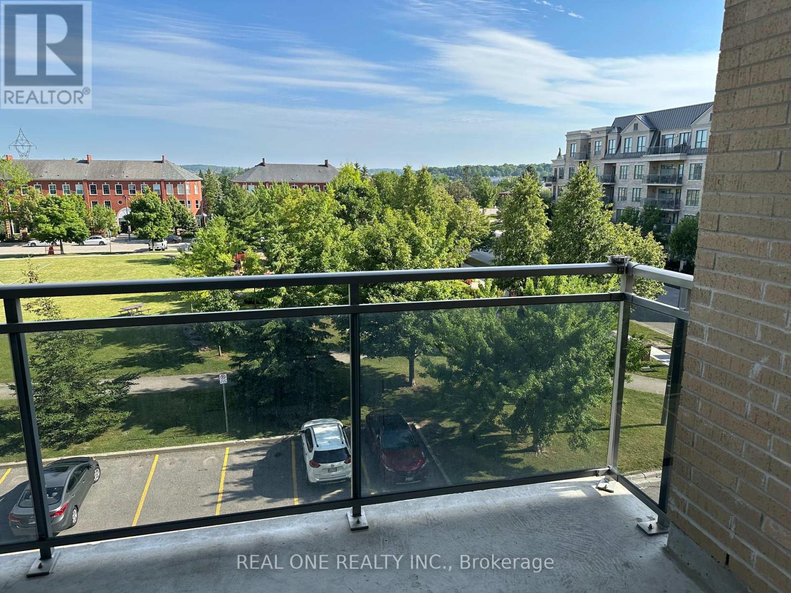 411 - 111 Civic Square Gate, Aurora, Ontario  L4G 0S6 - Photo 4 - N12431208