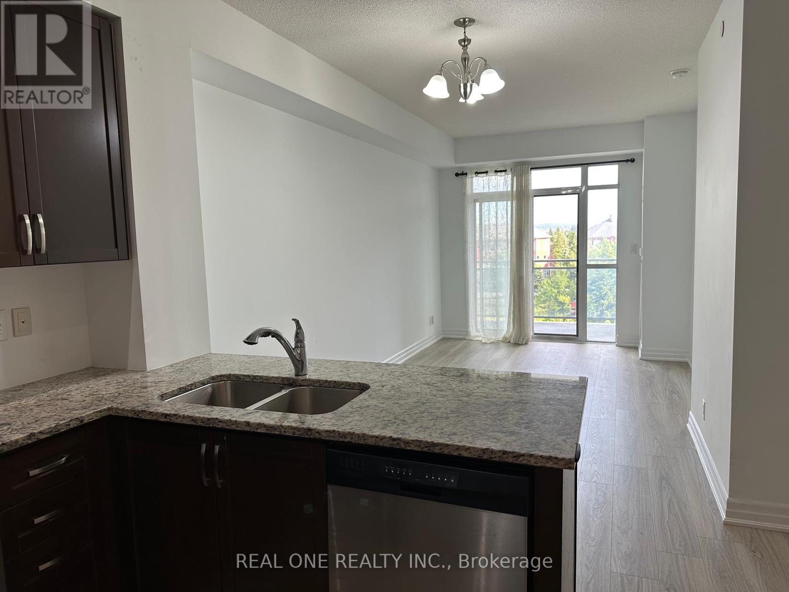 411 - 111 Civic Square Gate, Aurora, Ontario  L4G 0S6 - Photo 6 - N12431208