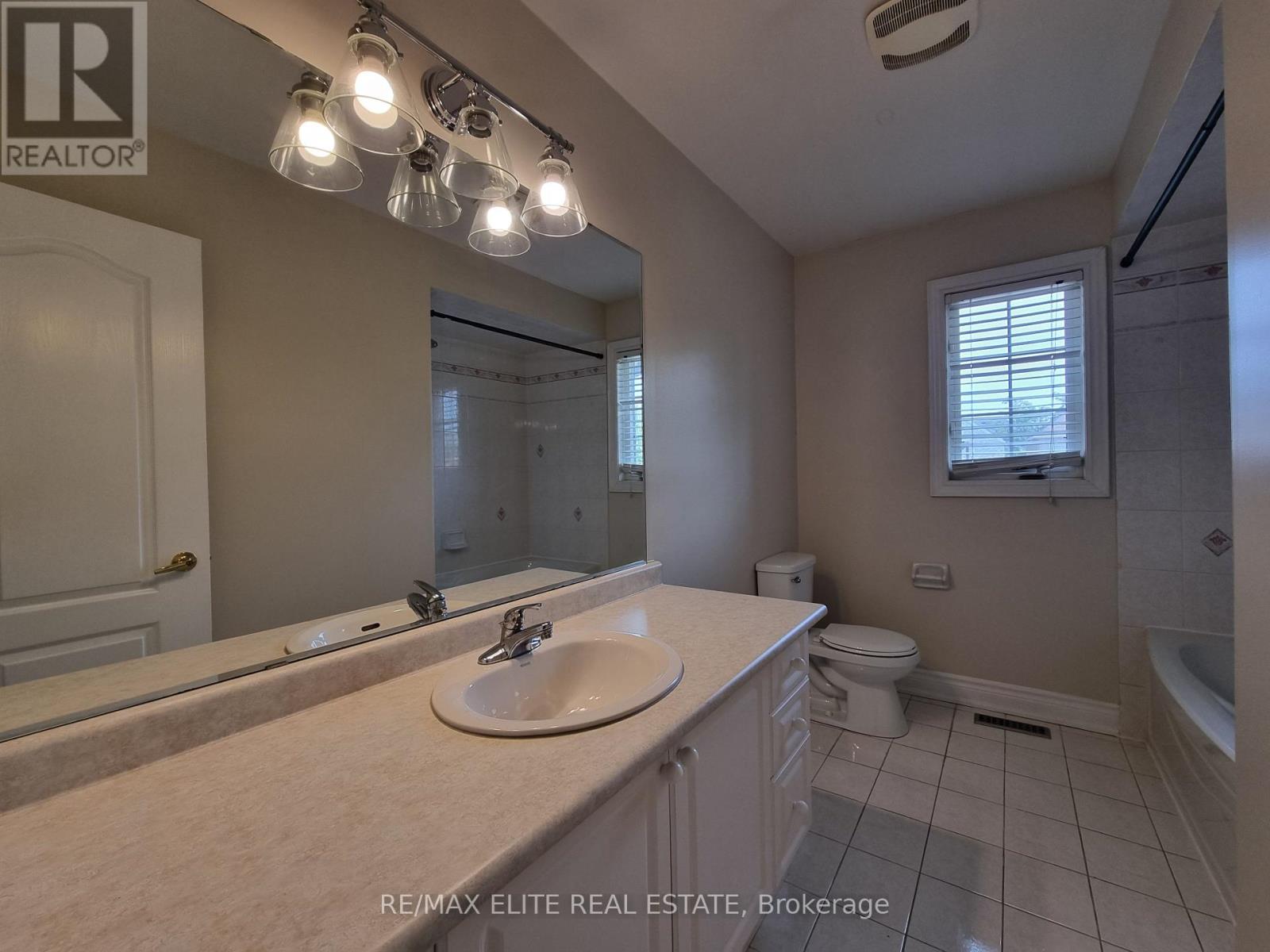 51 Gould Lane, Vaughan, Ontario  L4J 9B5 - Photo 22 - N12401751