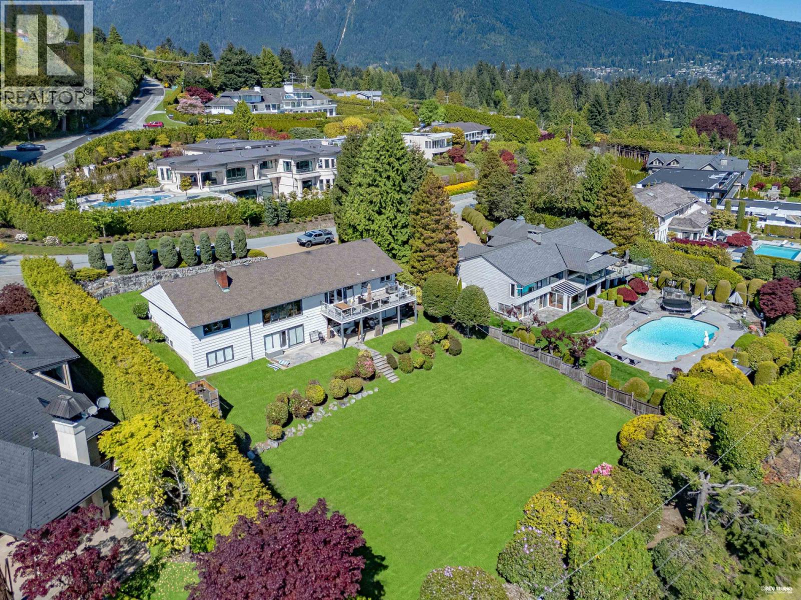 820 KNOCKMAROON ROAD, West Vancouver, British Columbia